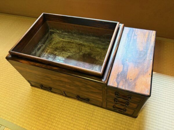 item0012